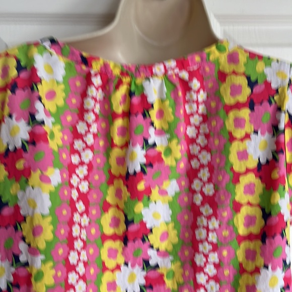 Lilly Pulitzer Short Sleeves Top - Picture 6 of 10